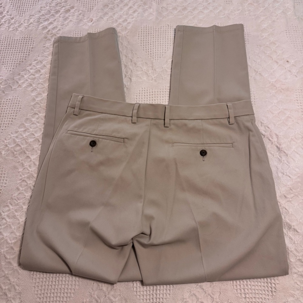 Amazon Essentials Tan Chinos Versatile Style - Picture 3 of 3